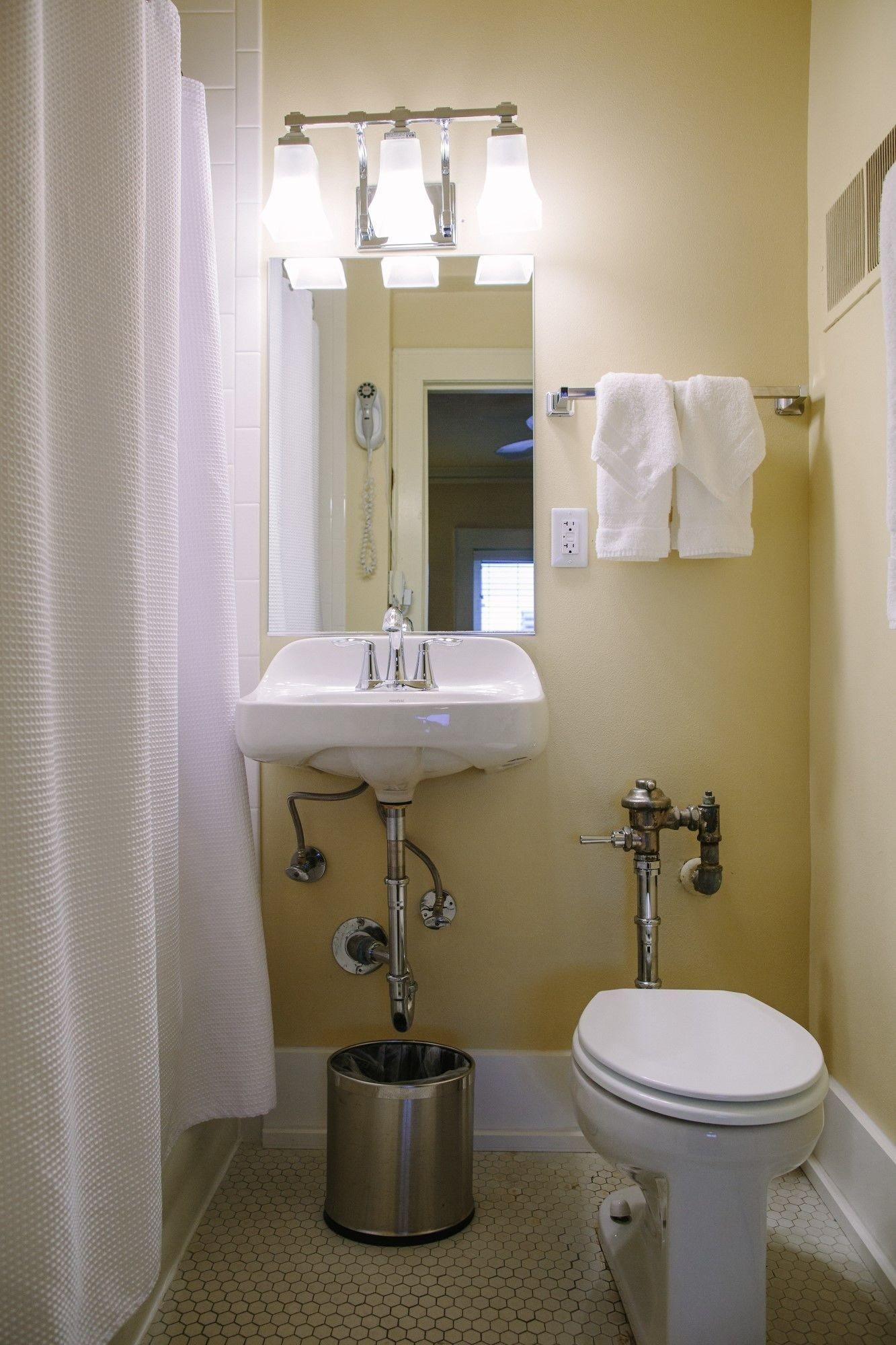 The Plaza - 3* Milwaukee